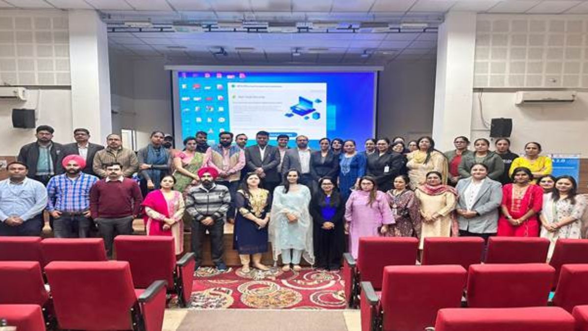 Successful Teacher Training Workshop on "Nano Quest - A journey of exploration through nanoworld" at CSIR-CSIO, Chandigarh in association with KAMP and CBSE