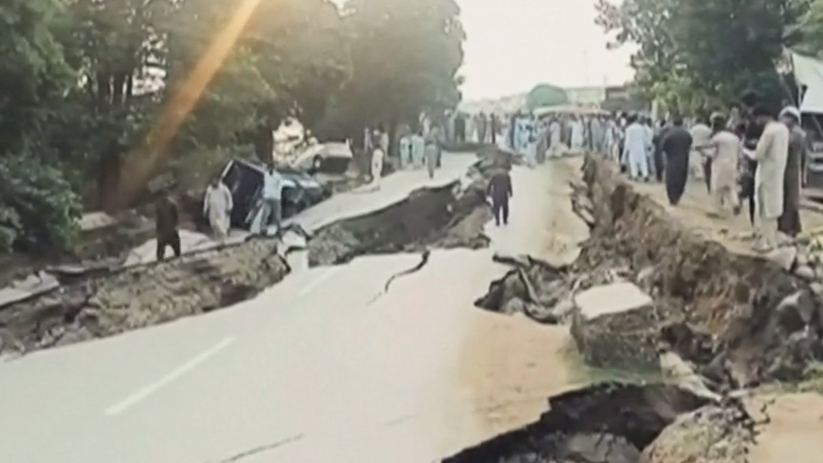 Strong Earthquake Strikes Multiple Cities in Pakistan