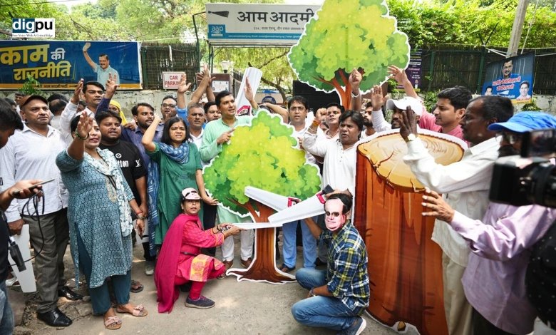 Human Chain Protest at Aam Aadmi Party Office Over Cutting of 1100 Trees in Delhi