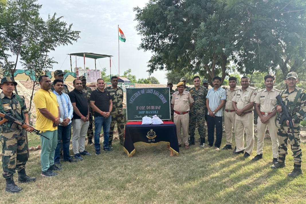 BSF Seizes ₹8.5 Crore Heroin Near Indo-Pak Border in Bikaner