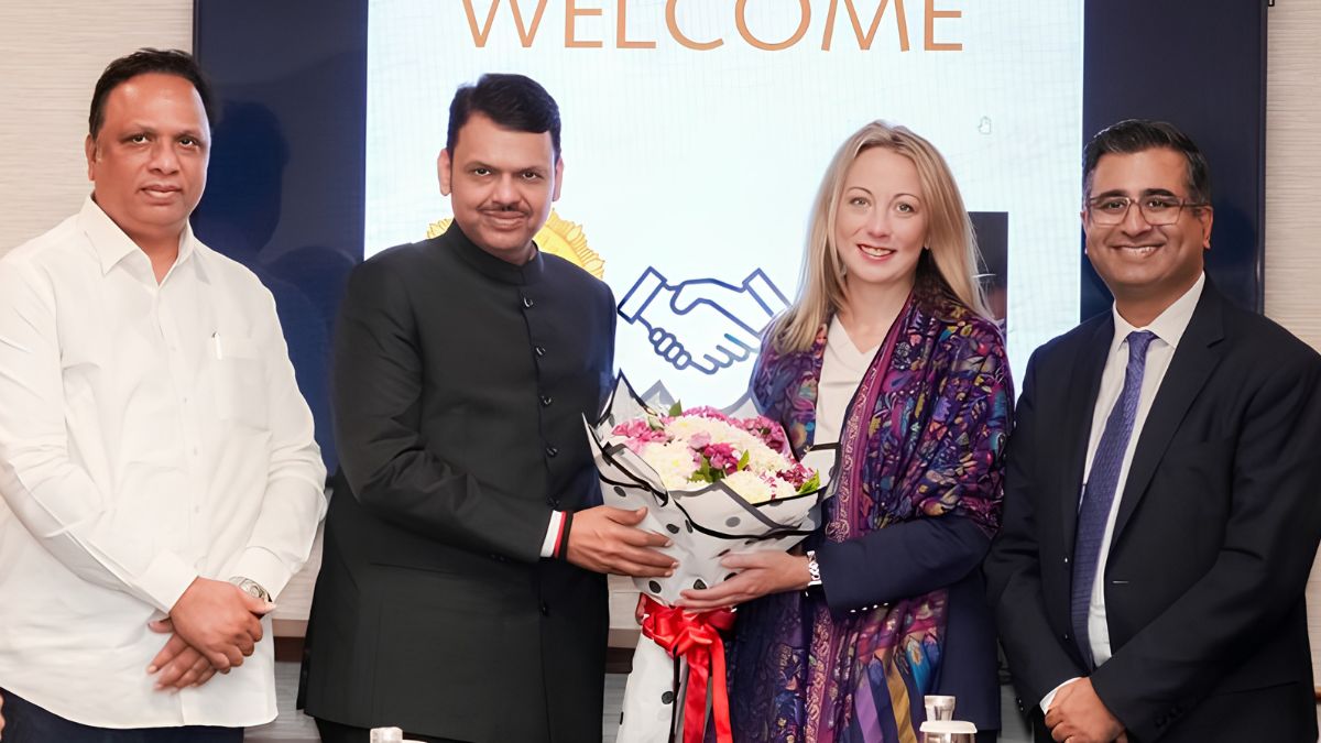 Starlink Vice President Lauren Dreyer and Maharashtra’s IT Secretary Virendra Singh signed a Letter of Intent (LoI) in the presence of Chief Minister